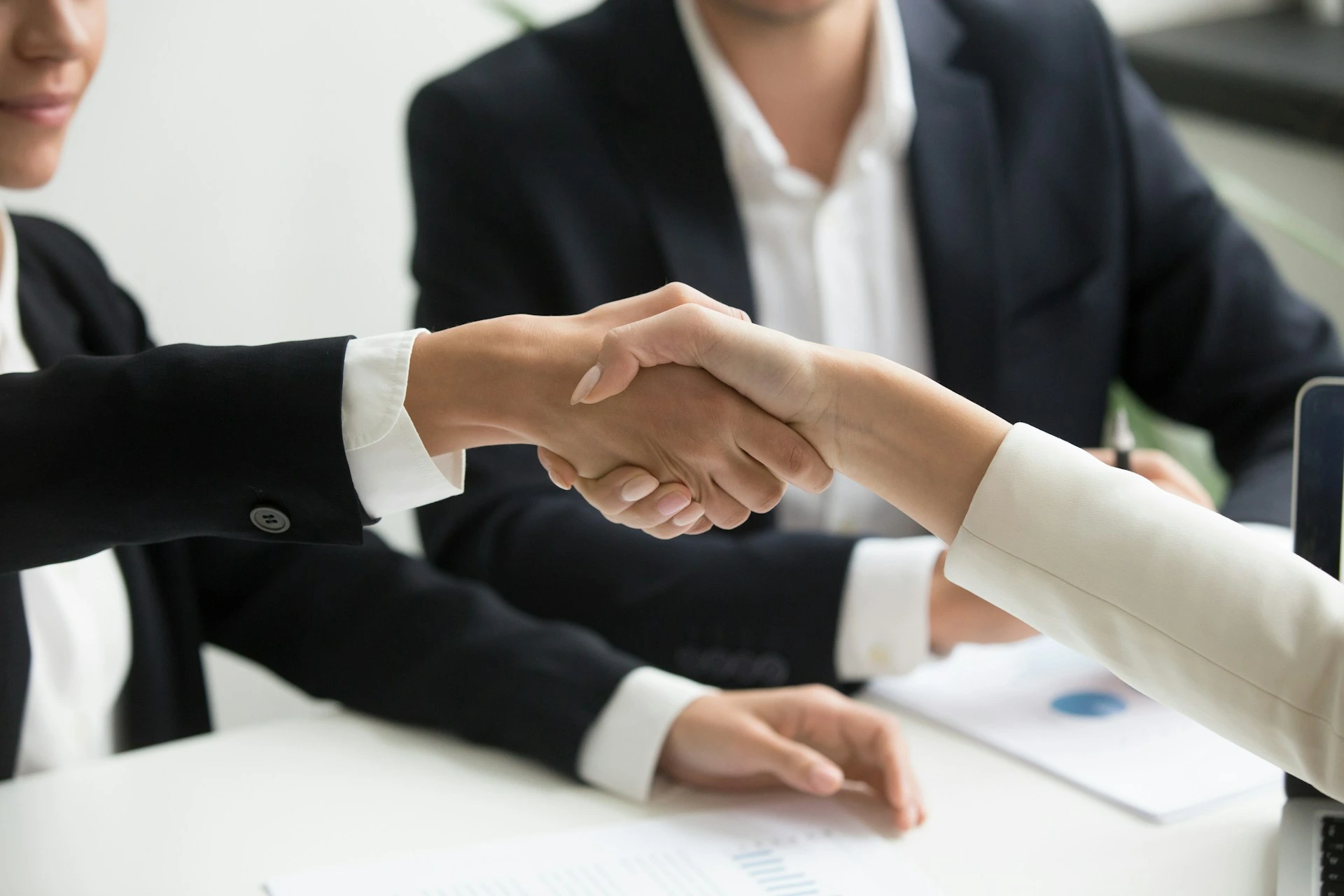 Resume yang Ditulis oleh AI Membuat Rekrutmen Bankir Junior Menjadi Rumit