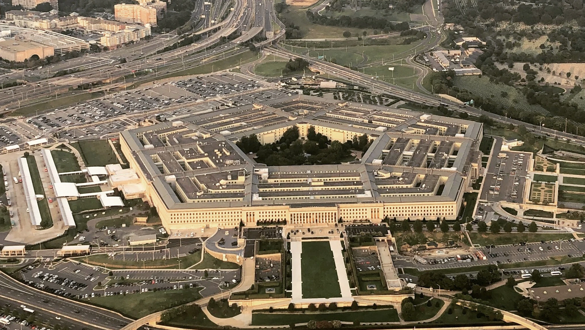 Pentagon Mengandalkan AI untuk Perencanaan Militer Melalui Proyek Thunderforge