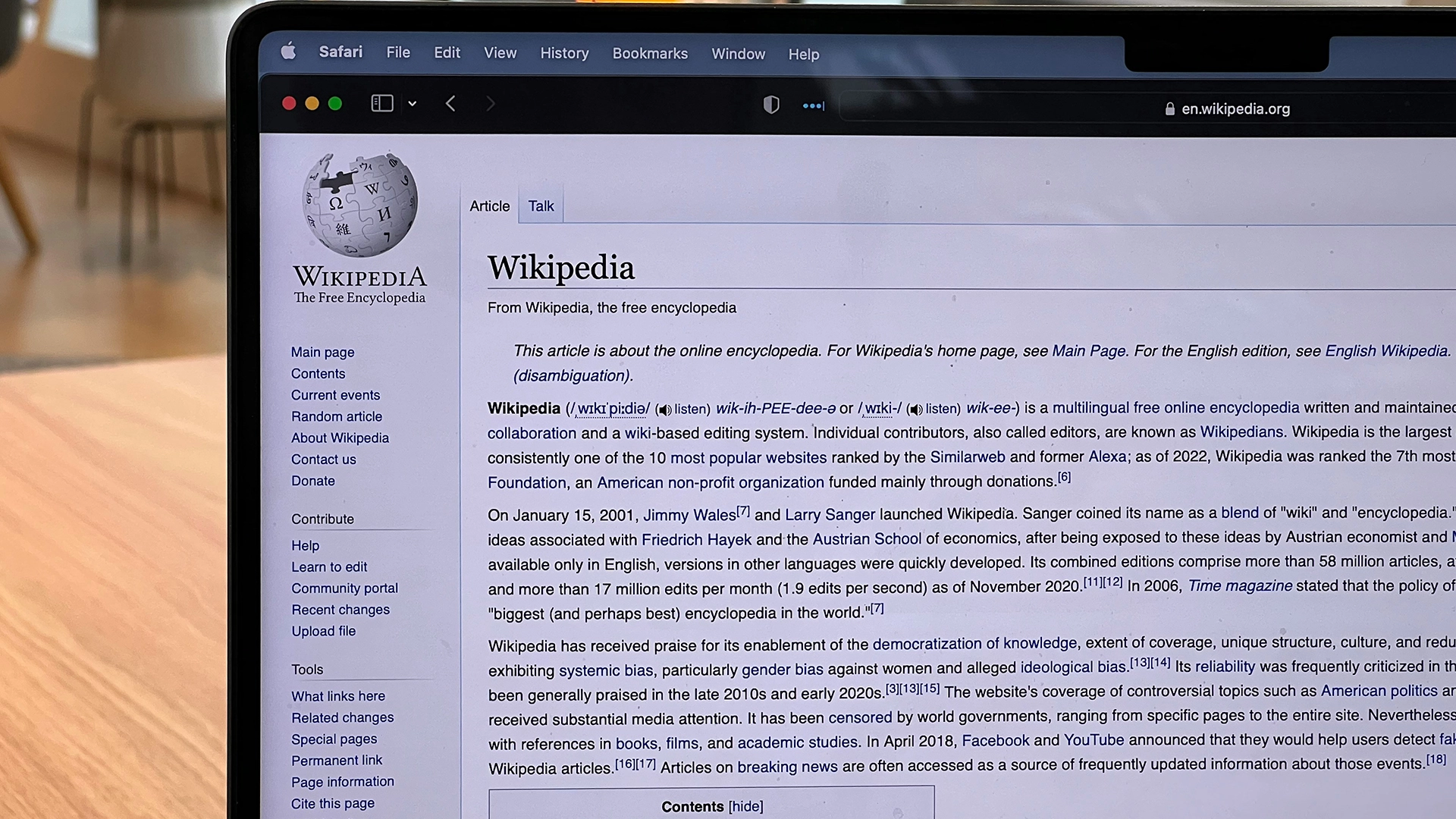Bot AI Membuat Server Wikipedia Overload